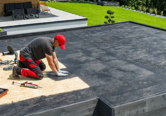 Toit plat avec membrane d'étanchéité EPDM